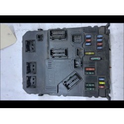 PLATINE FUSIBLE HABITACLE